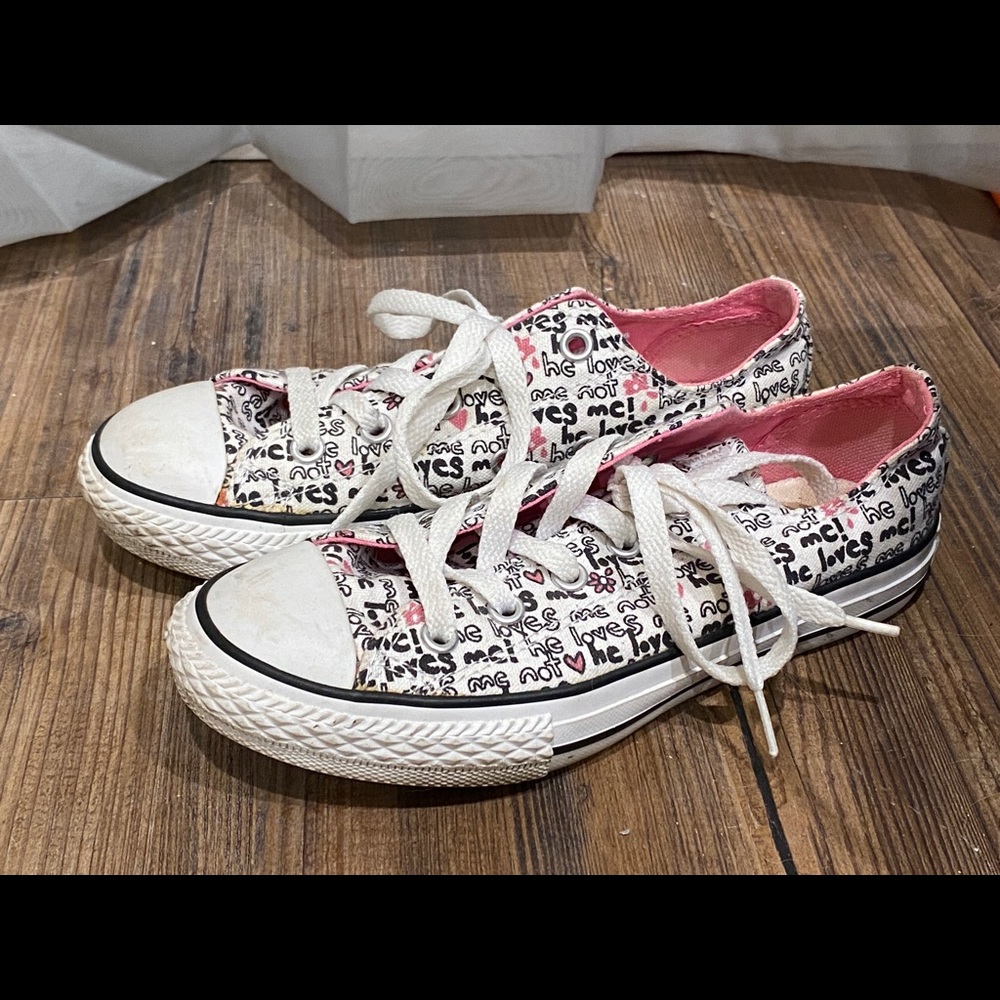 Kids Converse “Love Me Not”